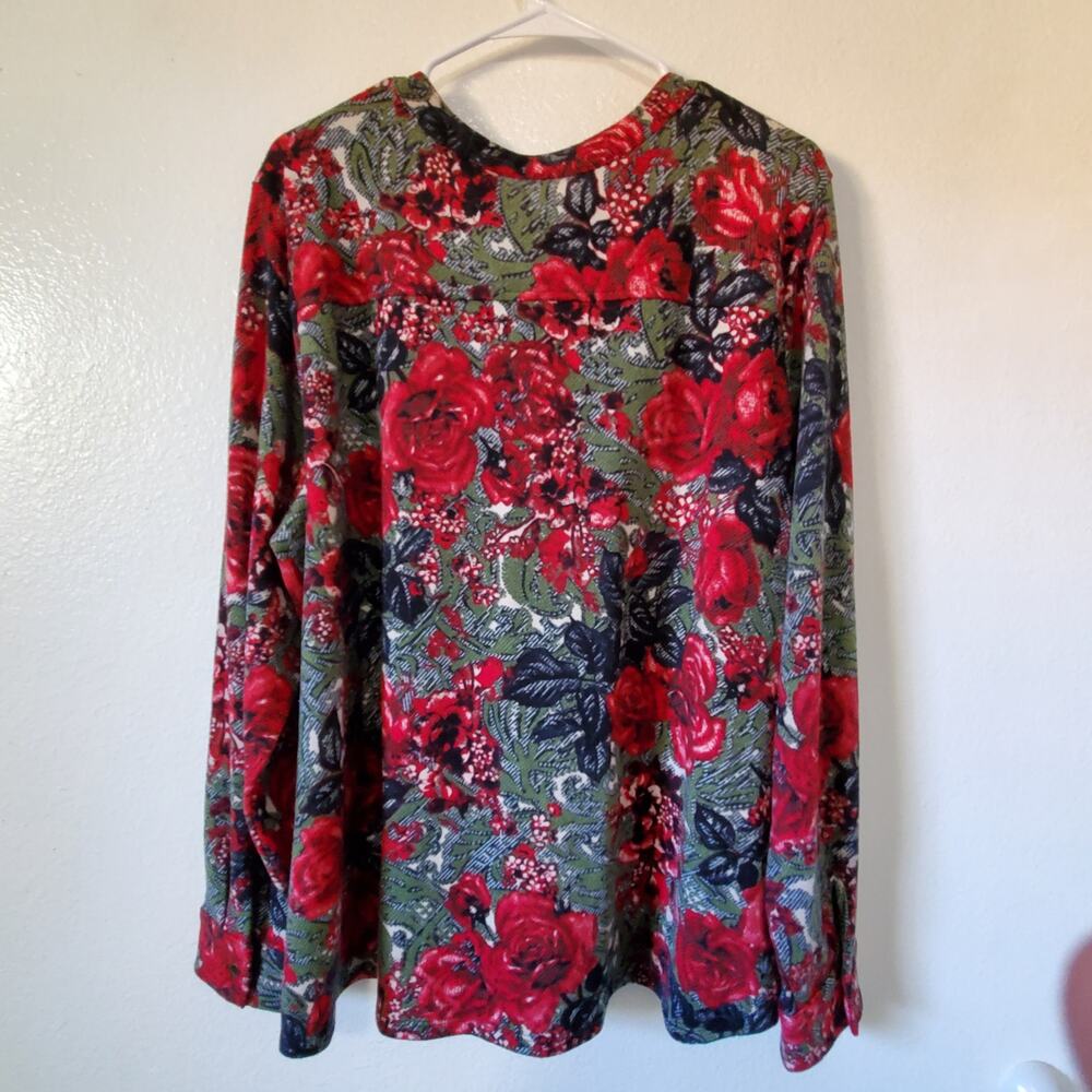 Denim & Co Womens XL Knit Button Top Red Green Floral Christmas Holiday Roses - Picture 8 of 12